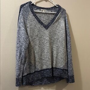 Tyler Boe Gray and Blue V-Neck Sweater with Textured Knit - large